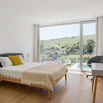 Guestready - Exquisite W/ Pool & Parking Gæstehus
