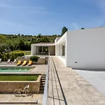 Gæstehus Guestready - Exquisite W/ Pool & Parking 3*