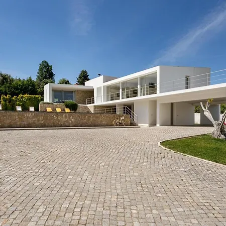 Guestready - Exquisite W/ Pool & Parking 4* Alenquer