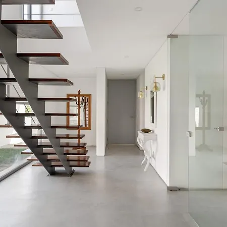 Pensión Guestready - Exquisite W/ Pool & Parking