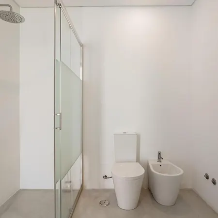 Πανσιόν Guestready - Exquisite W/ Pool & Parking