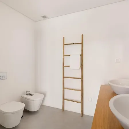Πανσιόν Guestready - Exquisite W/ Pool & Parking 3*