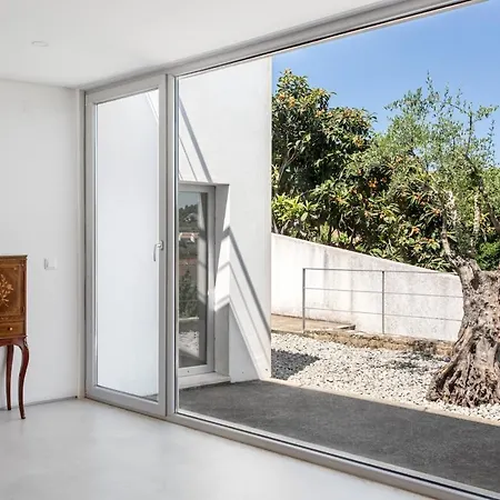 בית הארחה Guestready - Exquisite W/ Pool & Parking אלנקר