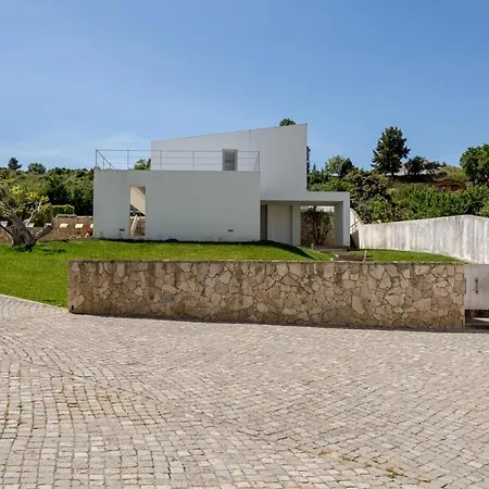 בית הארחה Guestready - Exquisite W/ Pool & Parking 4*