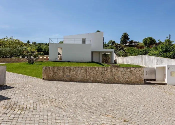 Guestready - Exquisite W/ Pool & Parking Alenquer