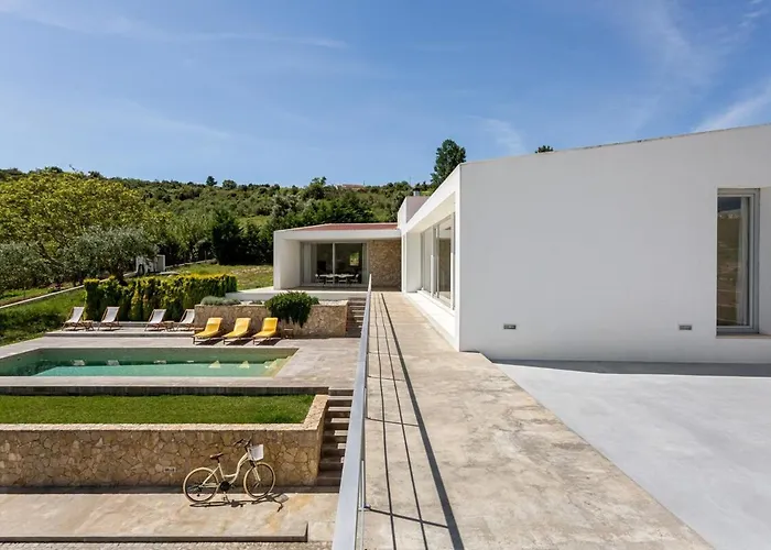 Guestready - Exquisite W/ Pool & Parking 招待所