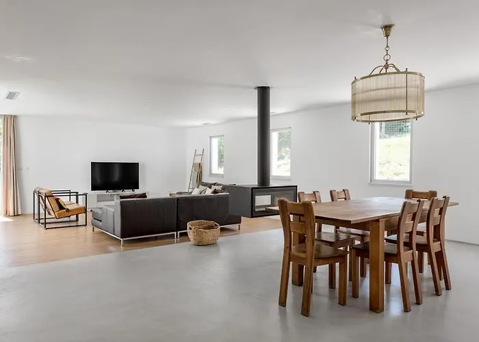 Guestready - Exquisite W/ Pool & Parking 4*