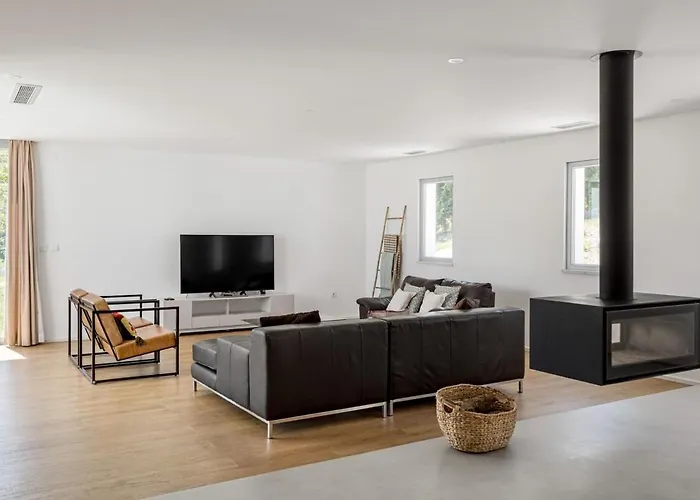 Pensión Guestready - Exquisite W/ Pool & Parking Alenquer