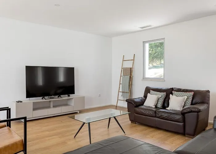 Πανσιόν Guestready - Exquisite W/ Pool & Parking Alenquer